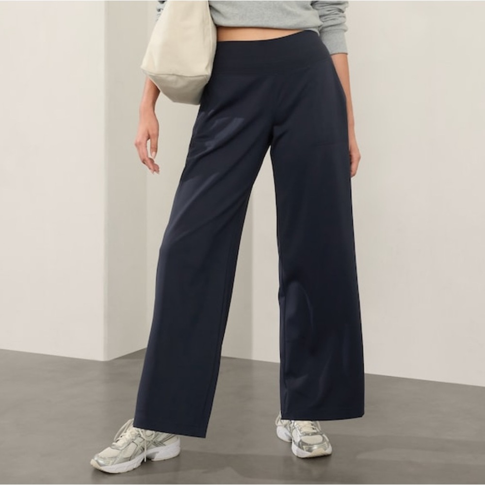Athleta Venice High Rise Wide Leg Pants in Navy, size XL Tall